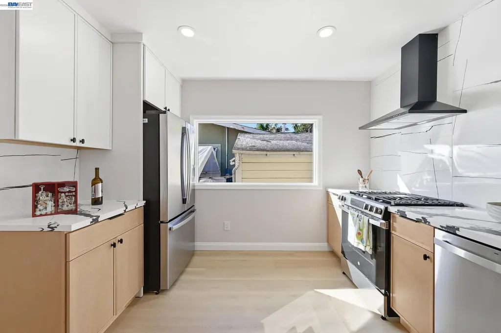 3277 Sterling Avenue Alameda CA 94501