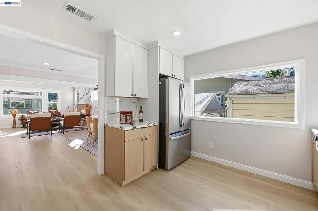 3277 Sterling Avenue Alameda CA 94501