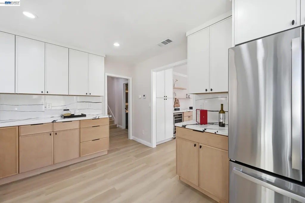3277 Sterling Avenue Alameda CA 94501