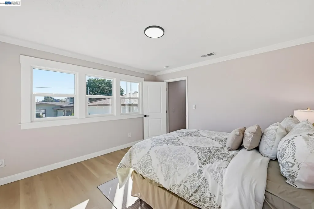 3277 Sterling Avenue Alameda CA 94501