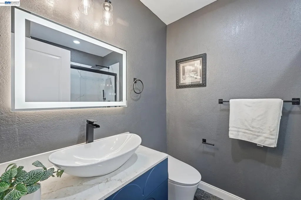 3277 Sterling Avenue Alameda CA 94501