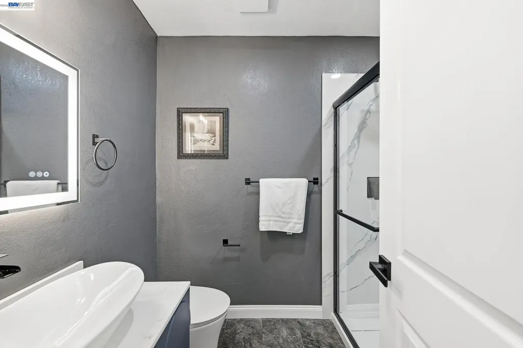 3277 Sterling Avenue Alameda CA 94501