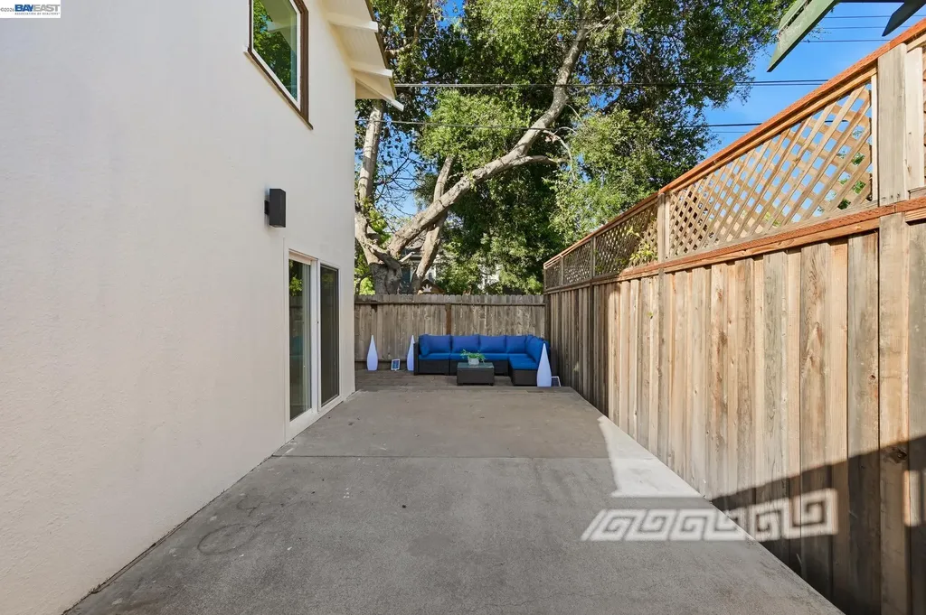 3277 Sterling Avenue Alameda CA 94501