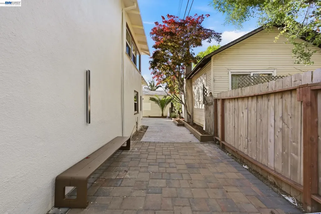 3277 Sterling Avenue Alameda CA 94501