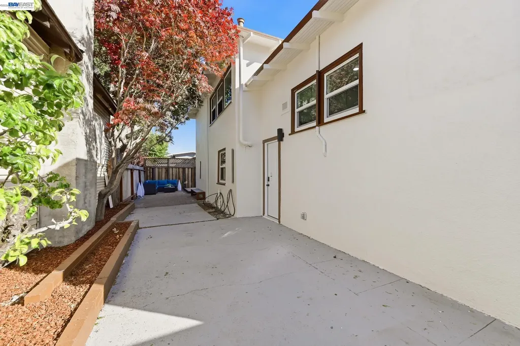 3277 Sterling Avenue Alameda CA 94501