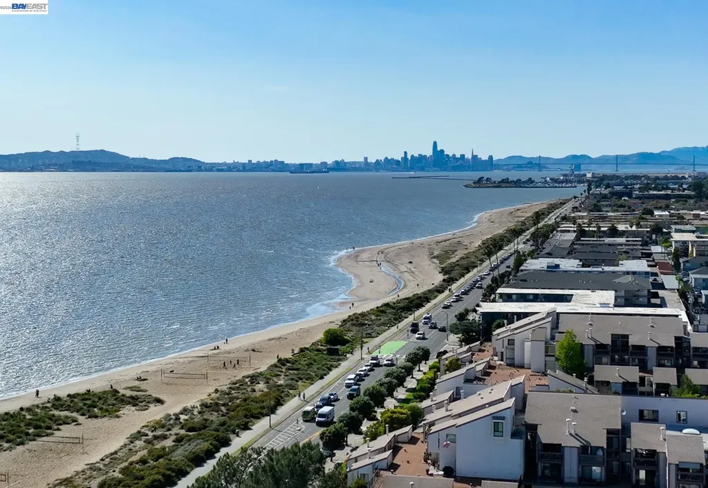 3277 Sterling Avenue Alameda CA 94501