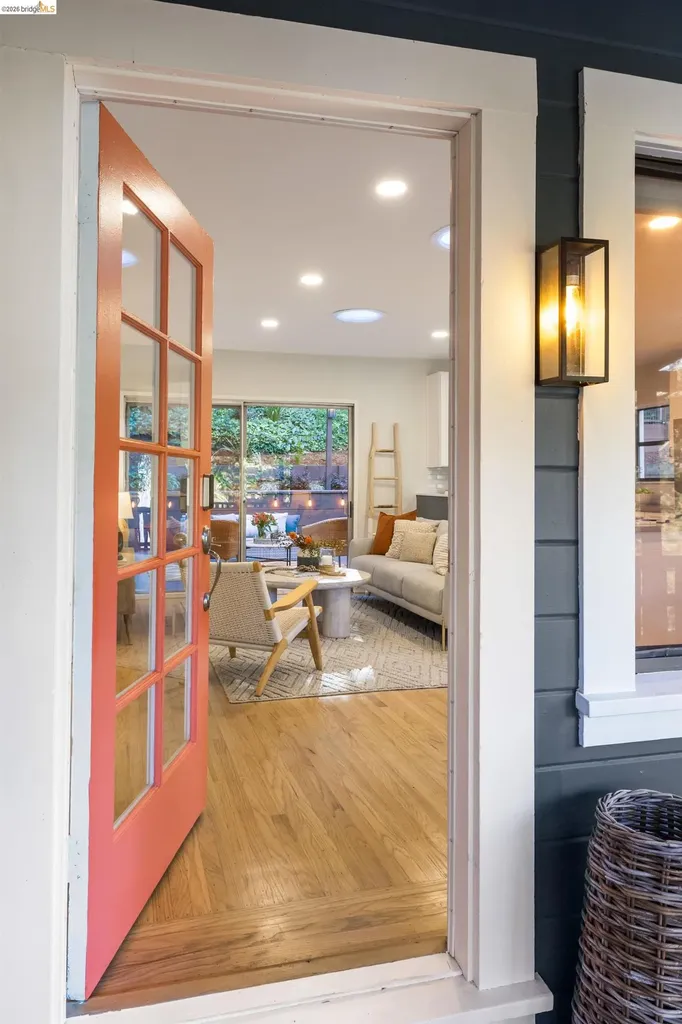 6211 Valley View Road Oakland CA 94611