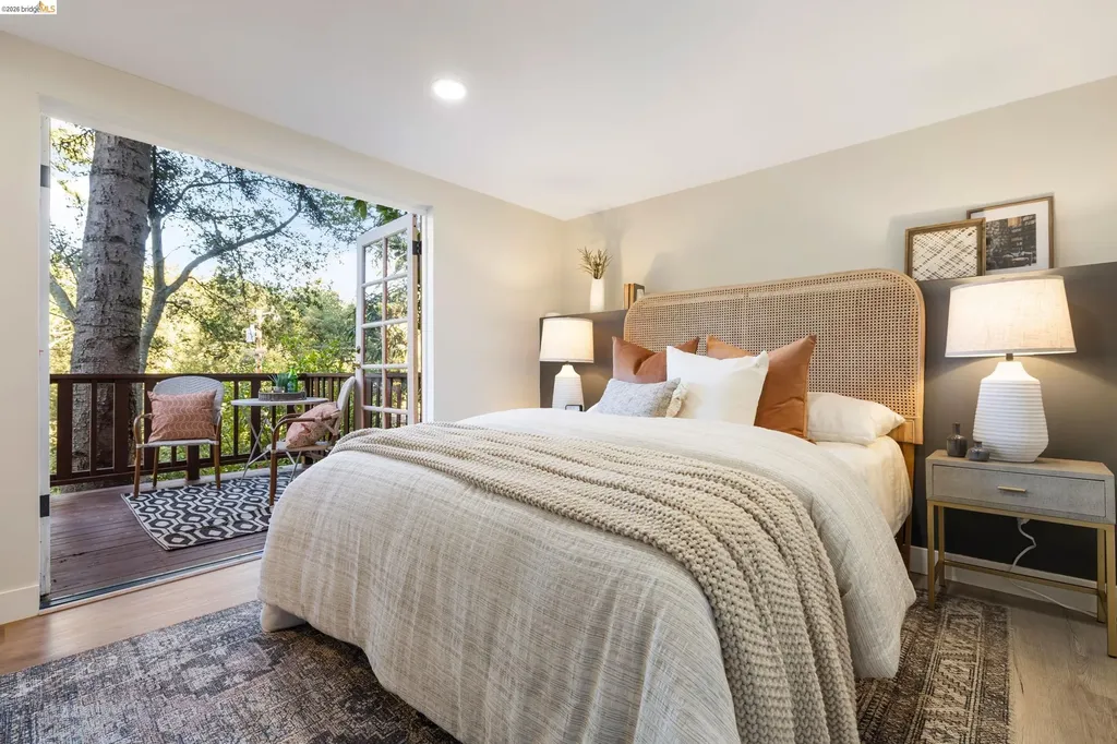 6211 Valley View Road Oakland CA 94611