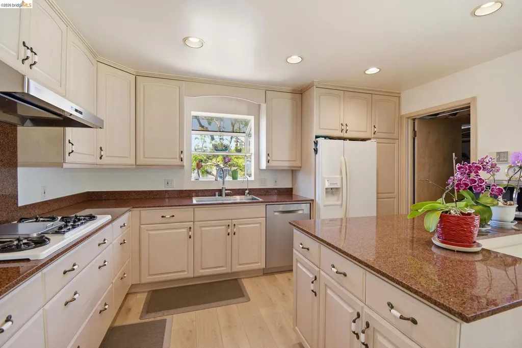 2205 Scenic Street El Cerrito CA 94530