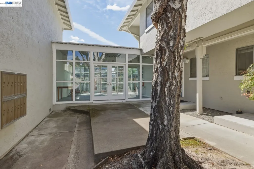 20153 Forest Avenue Castro Valley CA 94546
