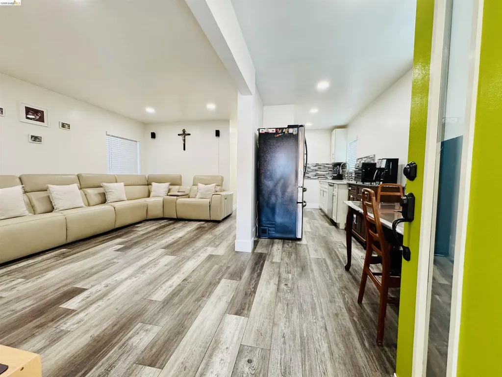 418 Douglas Avenue Oakland CA 94603