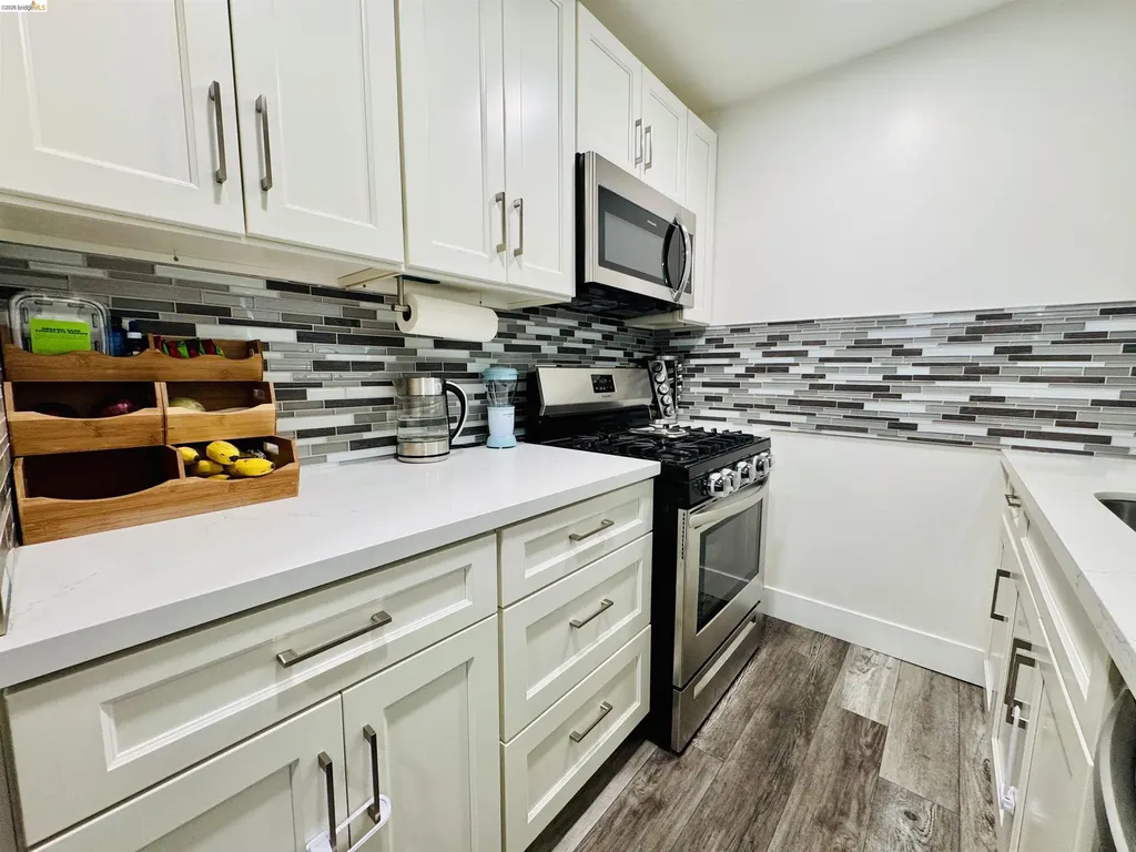 418 Douglas Avenue Oakland CA 94603