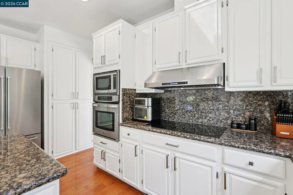 242 El Pueblo Place Clayton CA 94517