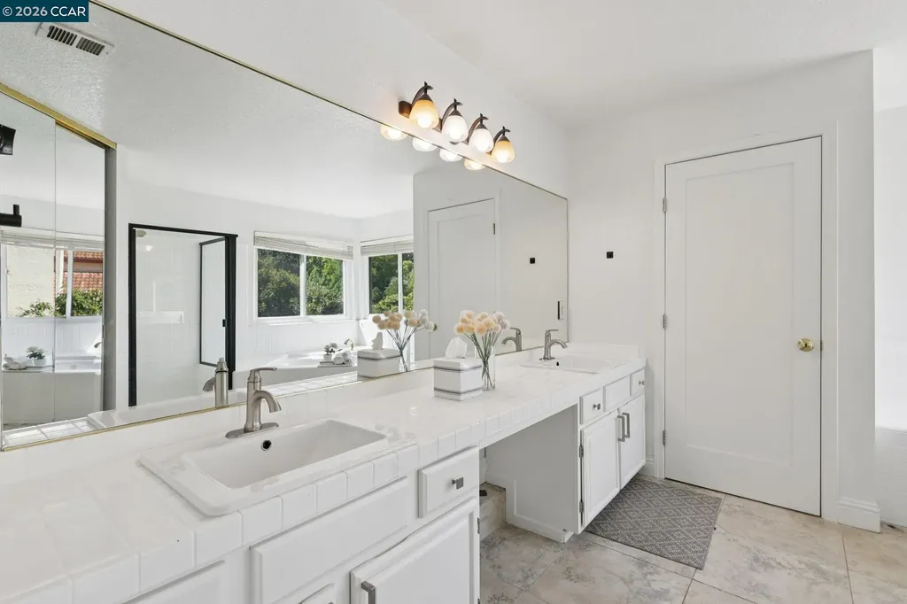 242 El Pueblo Place Clayton CA 94517