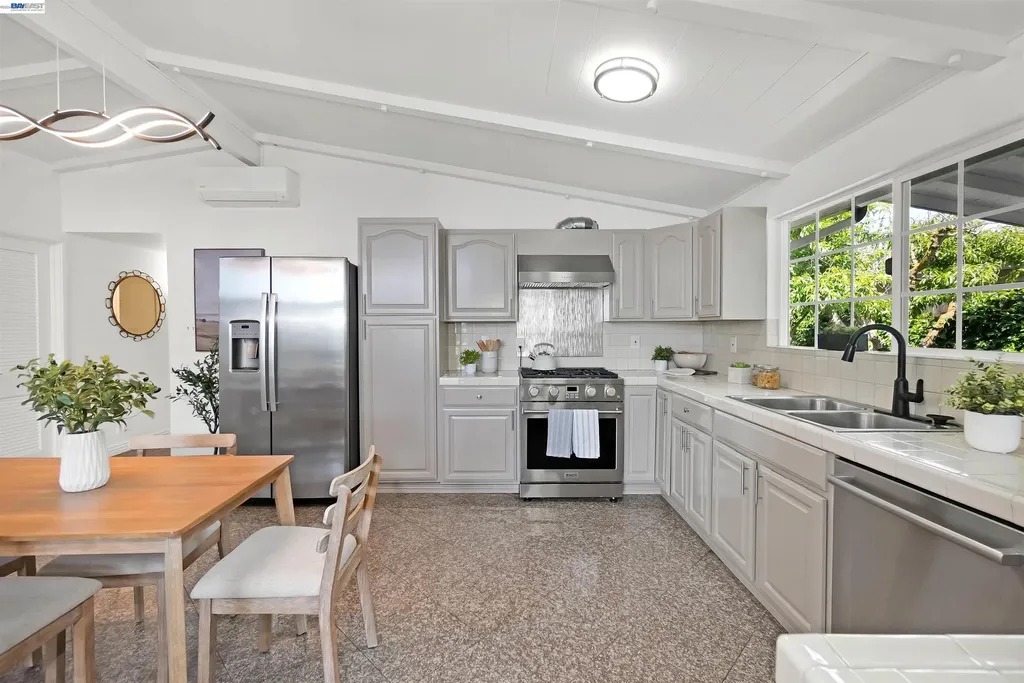 2571 Ocala Street Hayward CA 94545