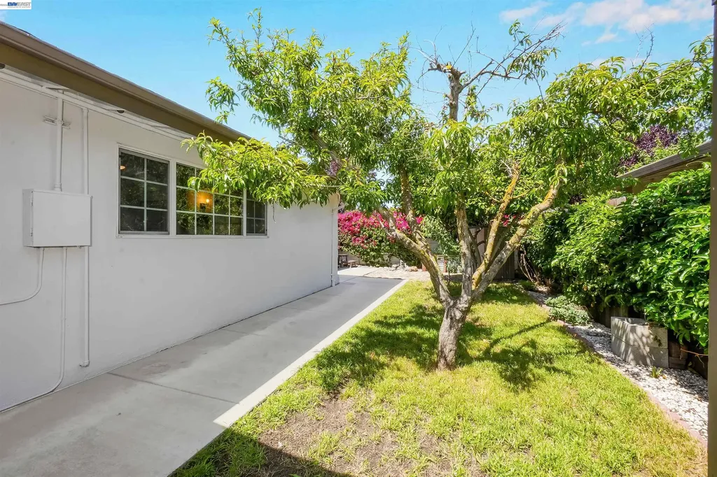 2571 Ocala Street Hayward CA 94545