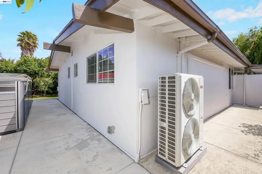 2571 Ocala Street Hayward CA 94545