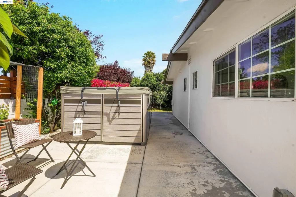 2571 Ocala Street Hayward CA 94545