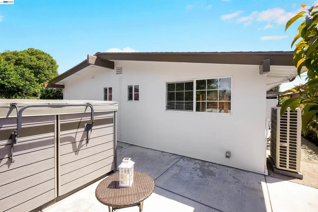 2571 Ocala Street Hayward CA 94545