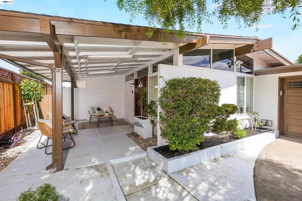 2571 Ocala Street Hayward CA 94545