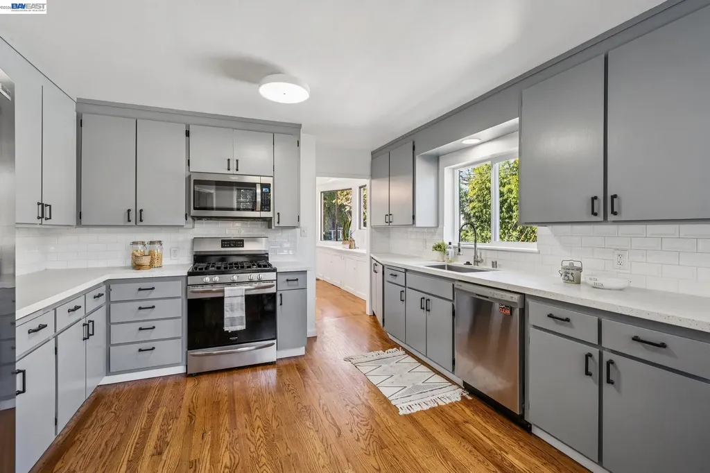 2135 Buena Vista Avenue Alameda CA 94501