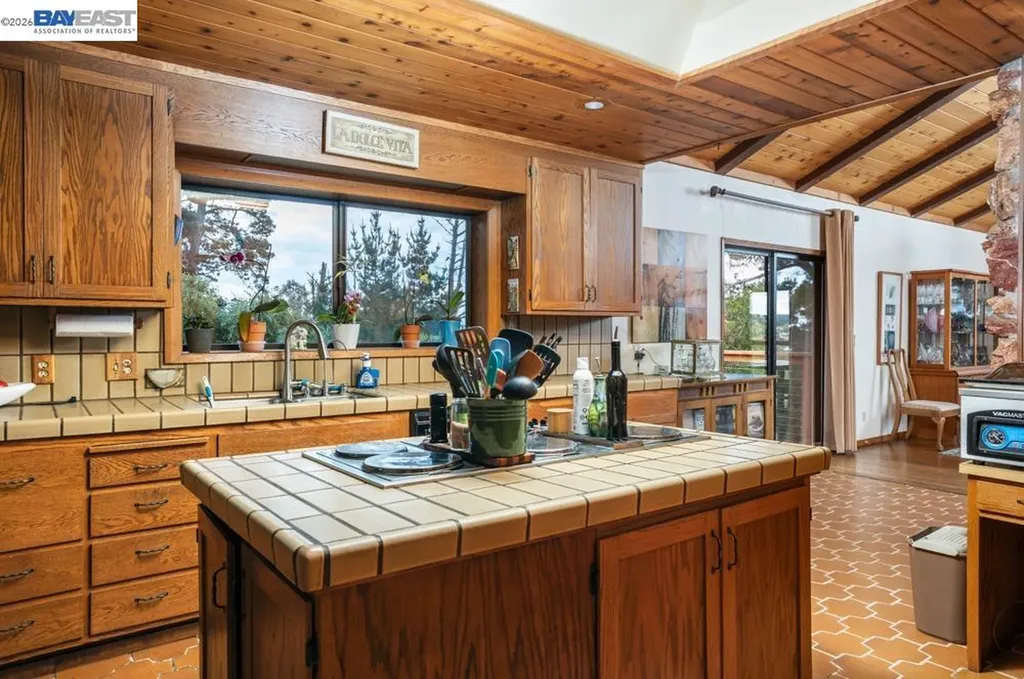 6727 Sunnyslope Avenue Castro Valley CA 94552