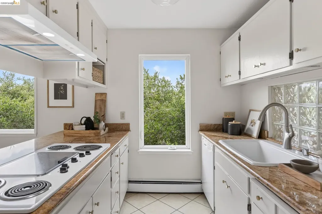 4 Cavendish Lane Piedmont CA 94602