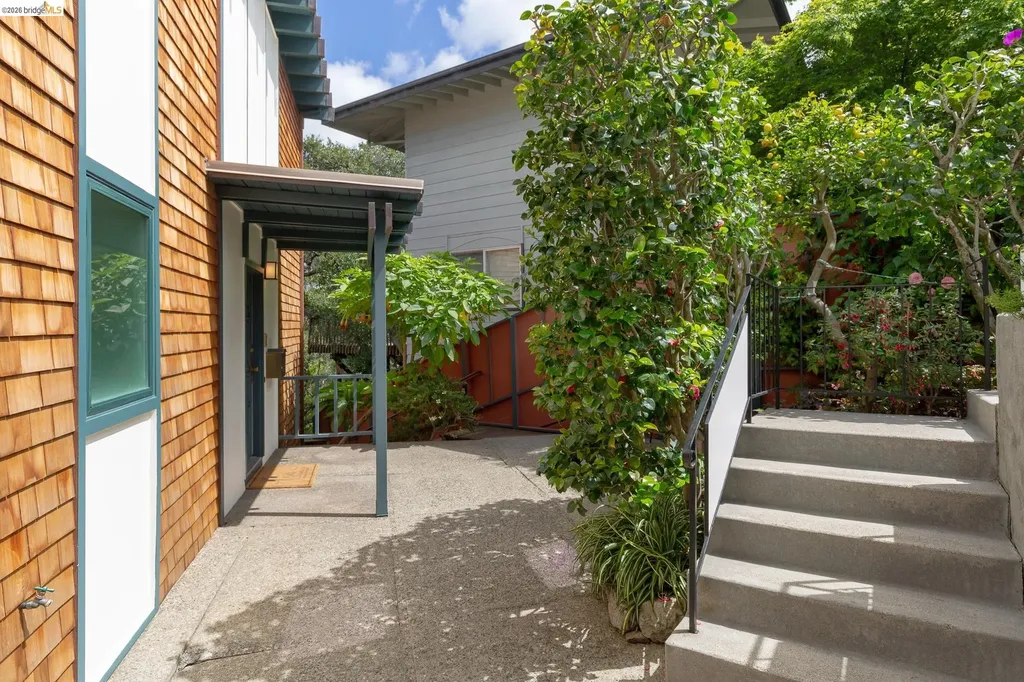 4 Cavendish Lane Piedmont CA 94602