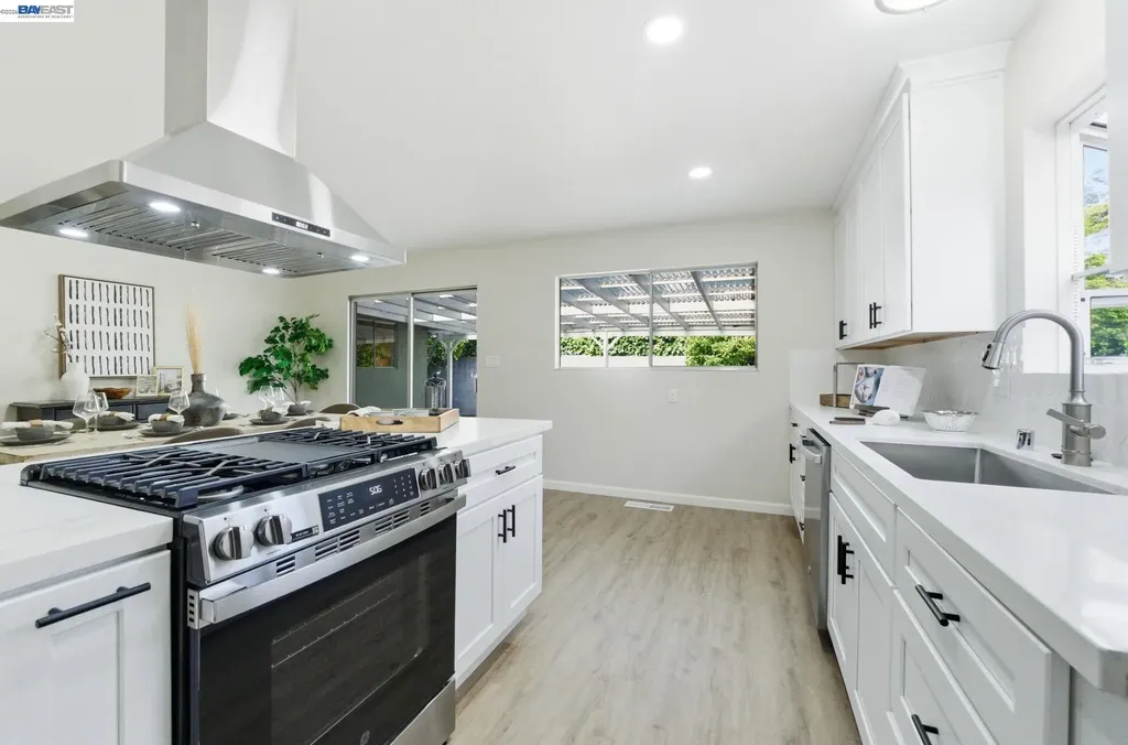 1902 Evergreen Avenue San Leandro CA 94577