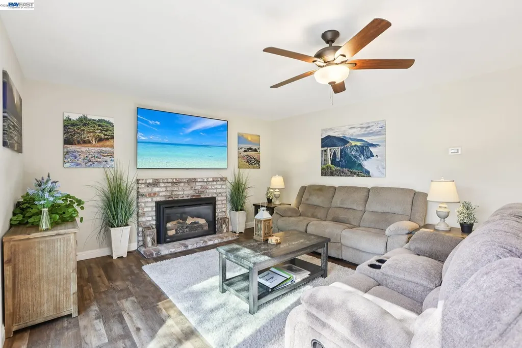 300 Lodgepole Court Martinez CA 94553