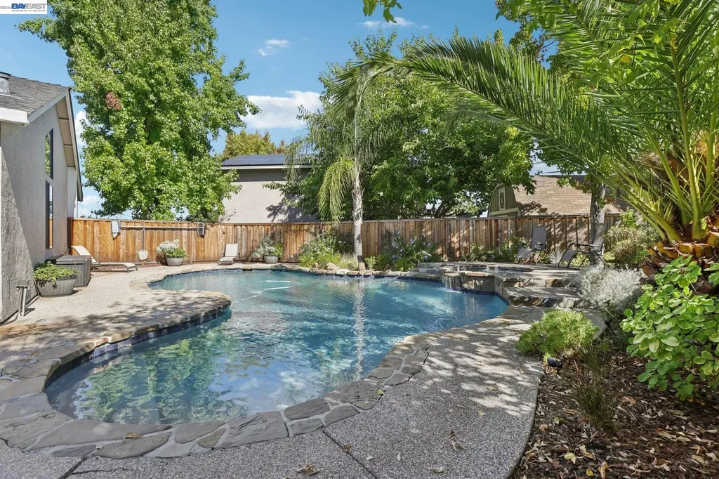 300 Lodgepole Court Martinez CA 94553