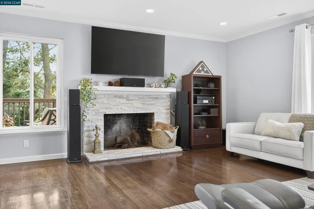 73 Pine Hill Drive El Sobrante CA 94803