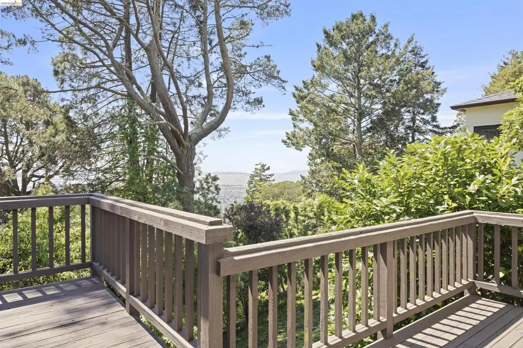 1170 Sterling Avenue Berkeley CA 94708