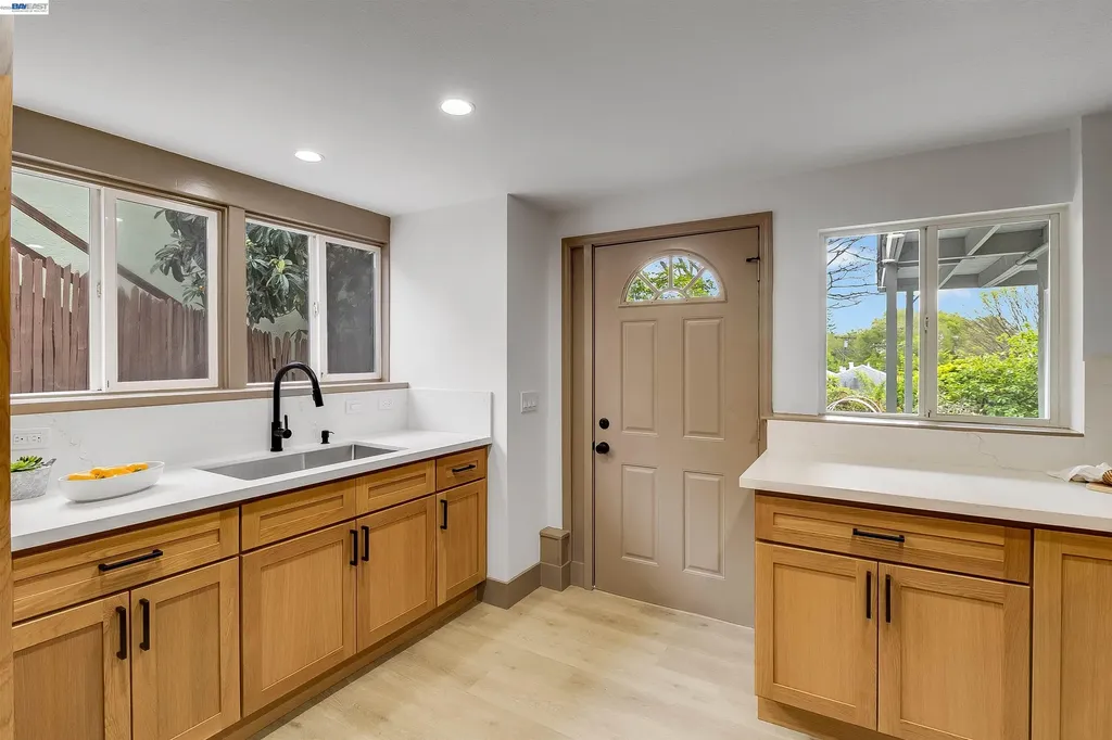 6502 Morris Avenue El Cerrito CA 94530