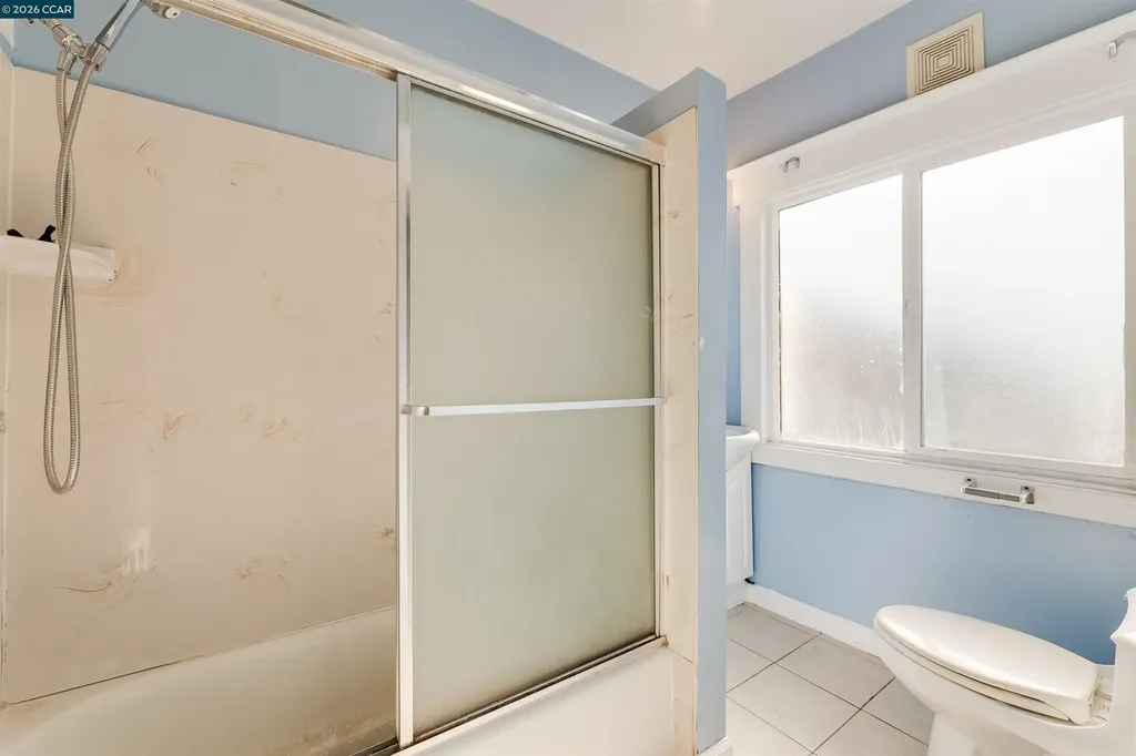 5315 Cole Street Oakland CA 94601