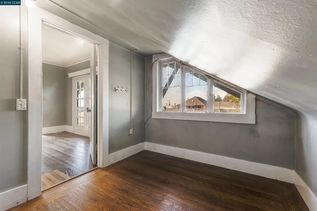 5315 Cole Street Oakland CA 94601