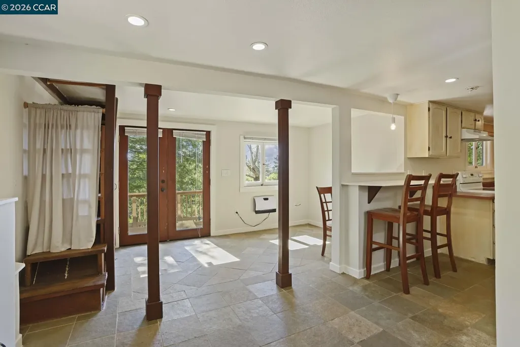 5716 Merriewood Drive Oakland CA 94611