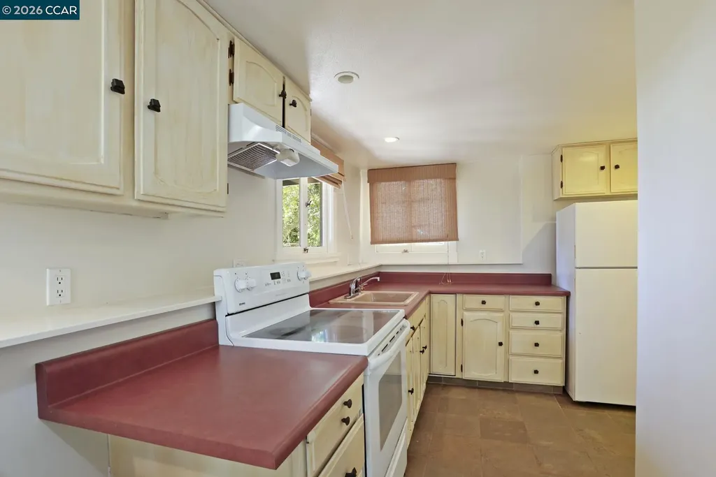 5716 Merriewood Drive Oakland CA 94611