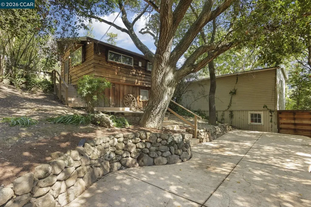 5716 Merriewood Drive Oakland CA 94611