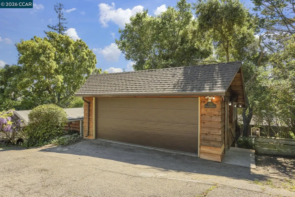 5716 Merriewood Drive Oakland CA 94611