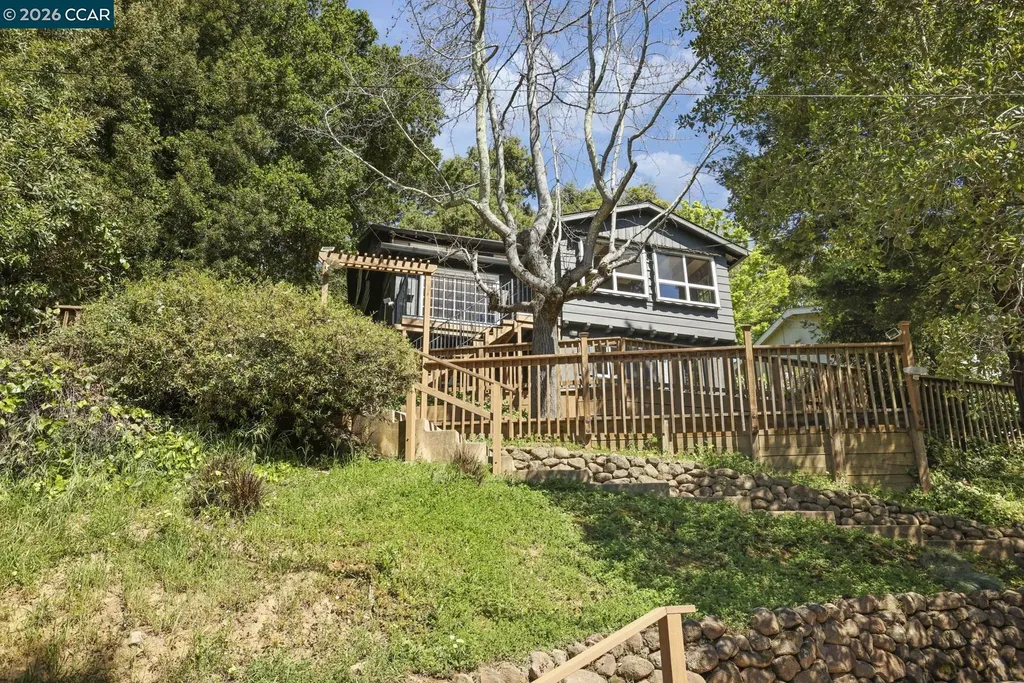 5716 Merriewood Drive Oakland CA 94611