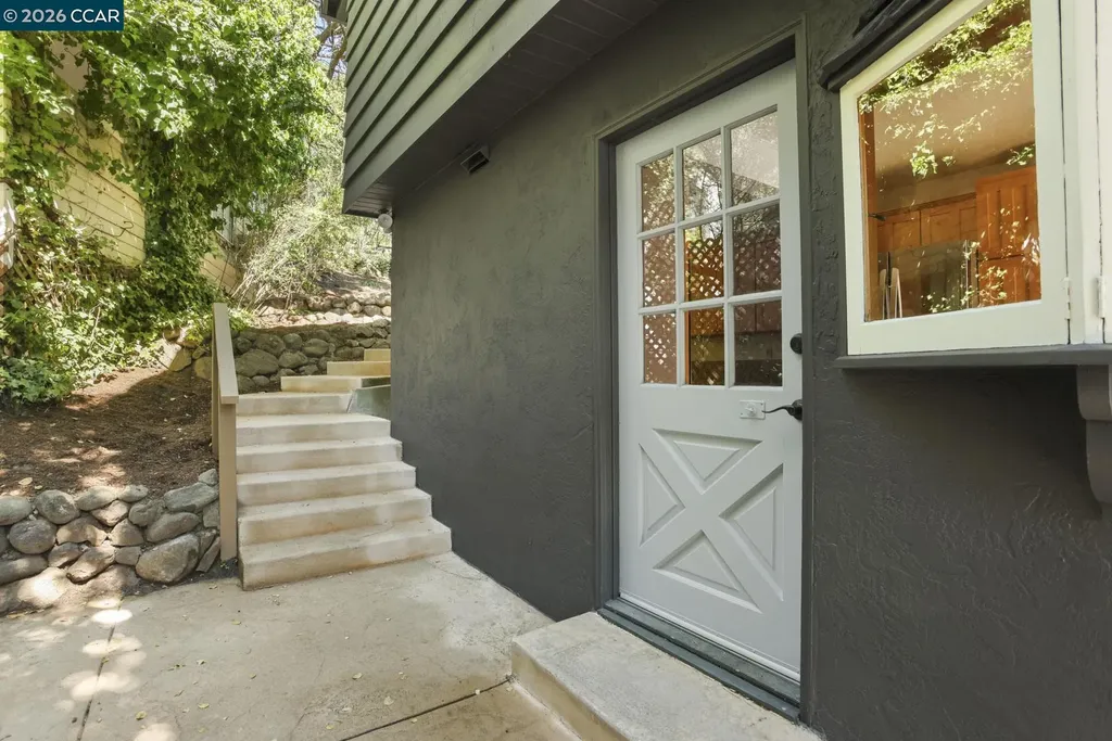 5716 Merriewood Drive Oakland CA 94611