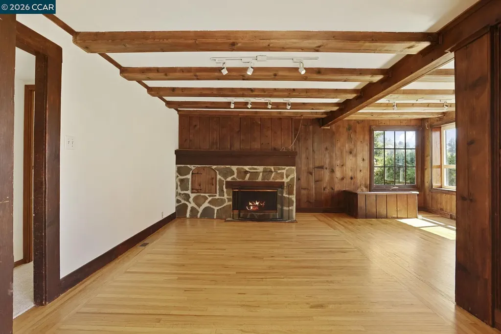 5716 Merriewood Drive Oakland CA 94611