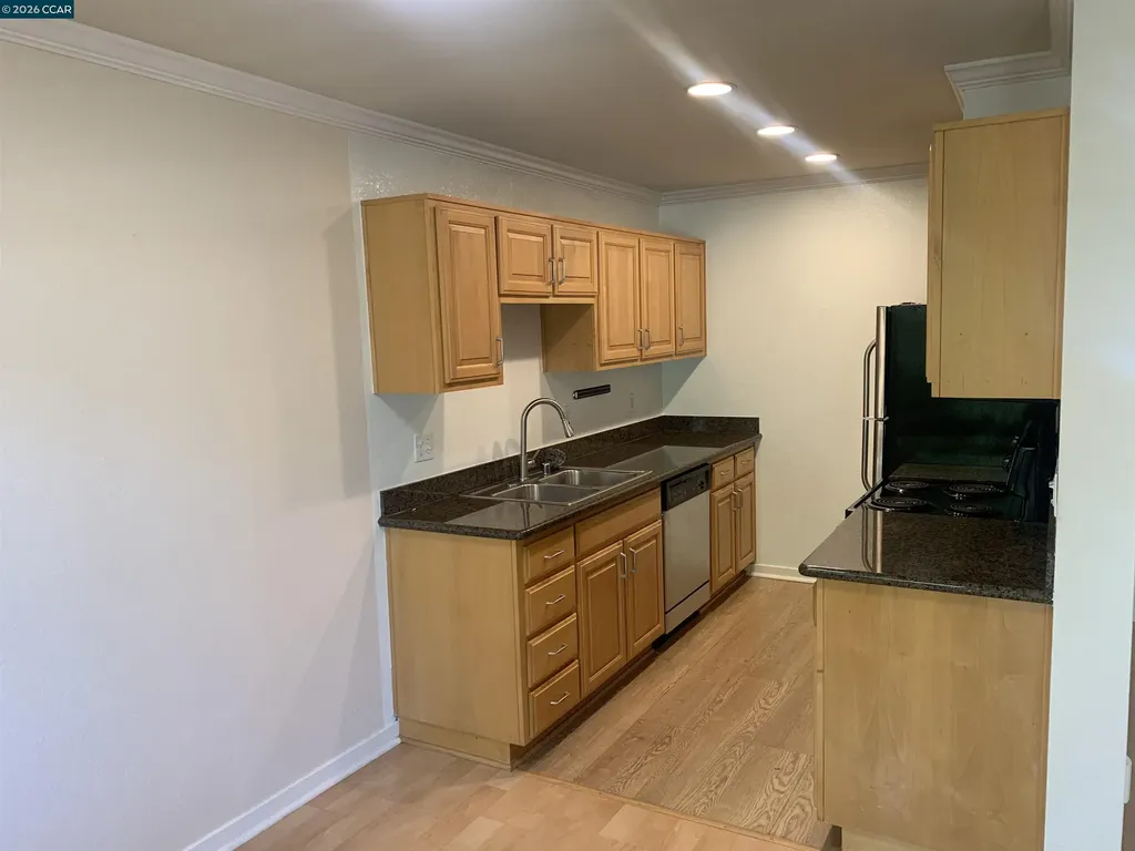 96 Lakeshore Court Richmond CA 94804