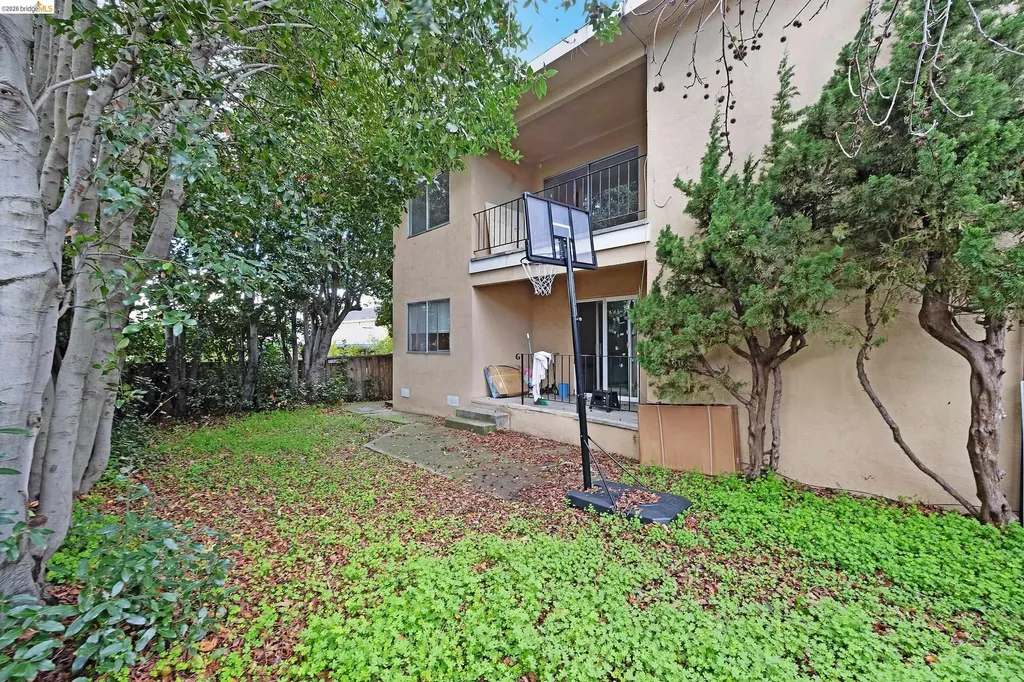 3872 35th Avenue Oakland CA 94619