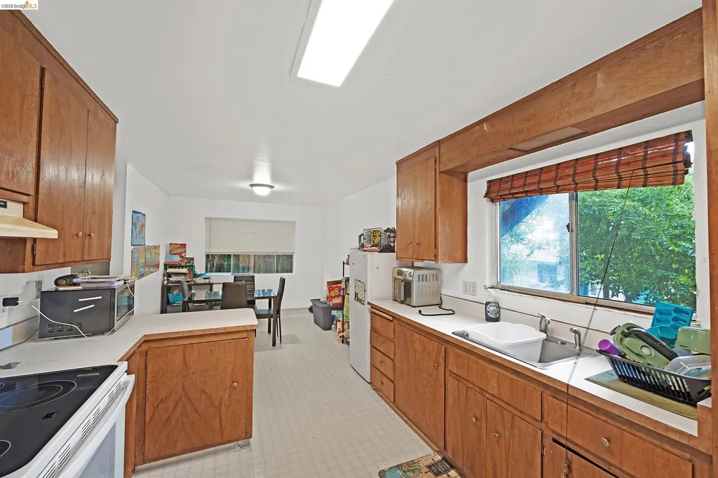 3872 35th Avenue Oakland CA 94619