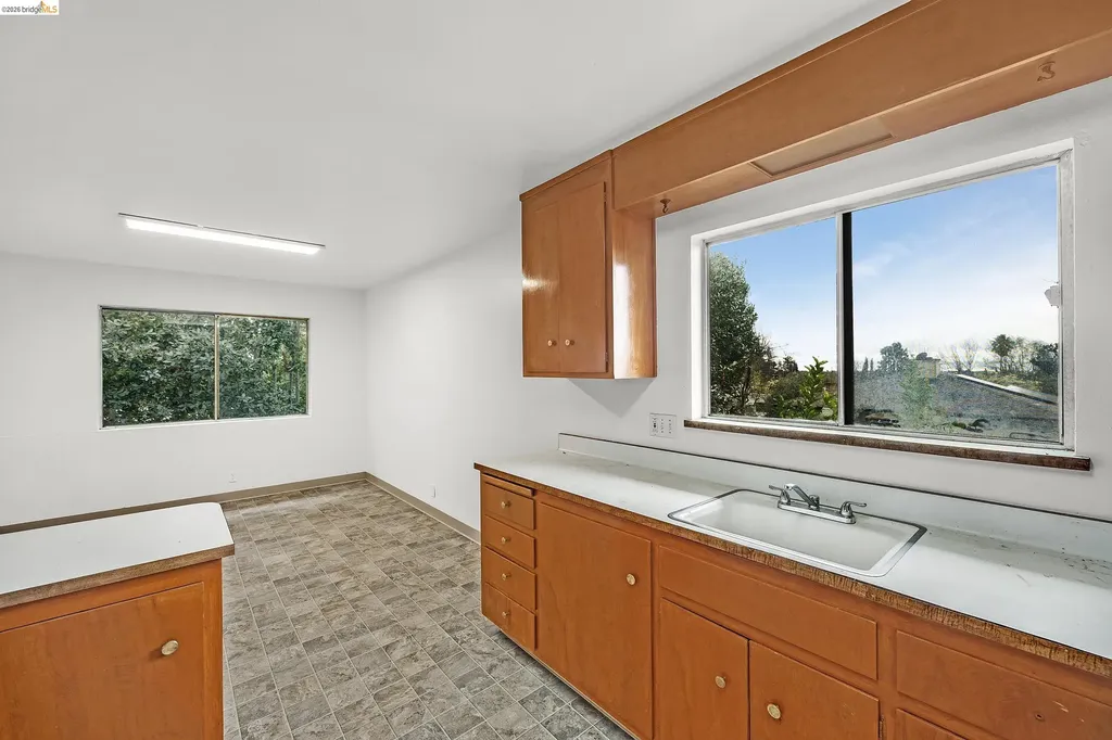 3872 35th Avenue Oakland CA 94619