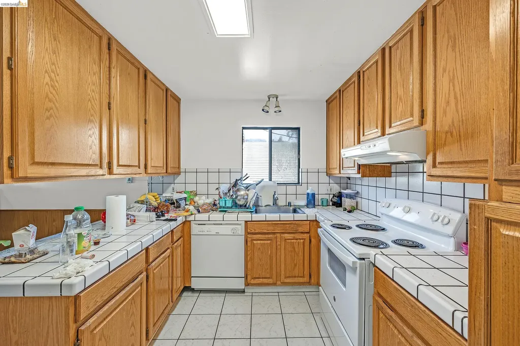 3872 35th Avenue Oakland CA 94619