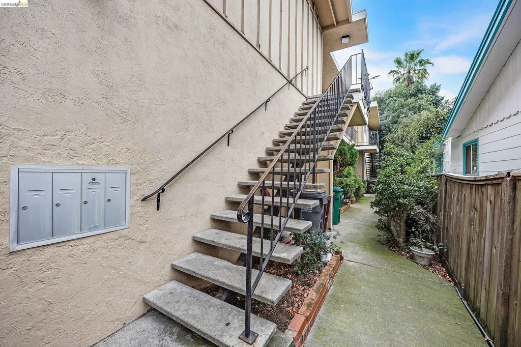 3872 35th Avenue Oakland CA 94619
