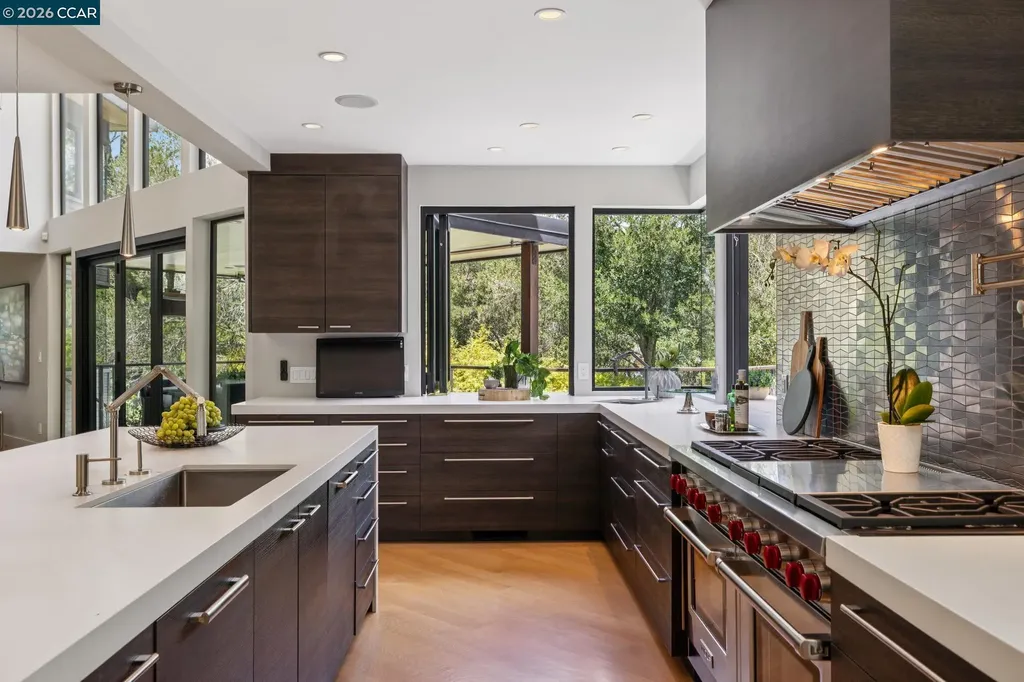 32 Los Dedos Road Orinda CA 94563